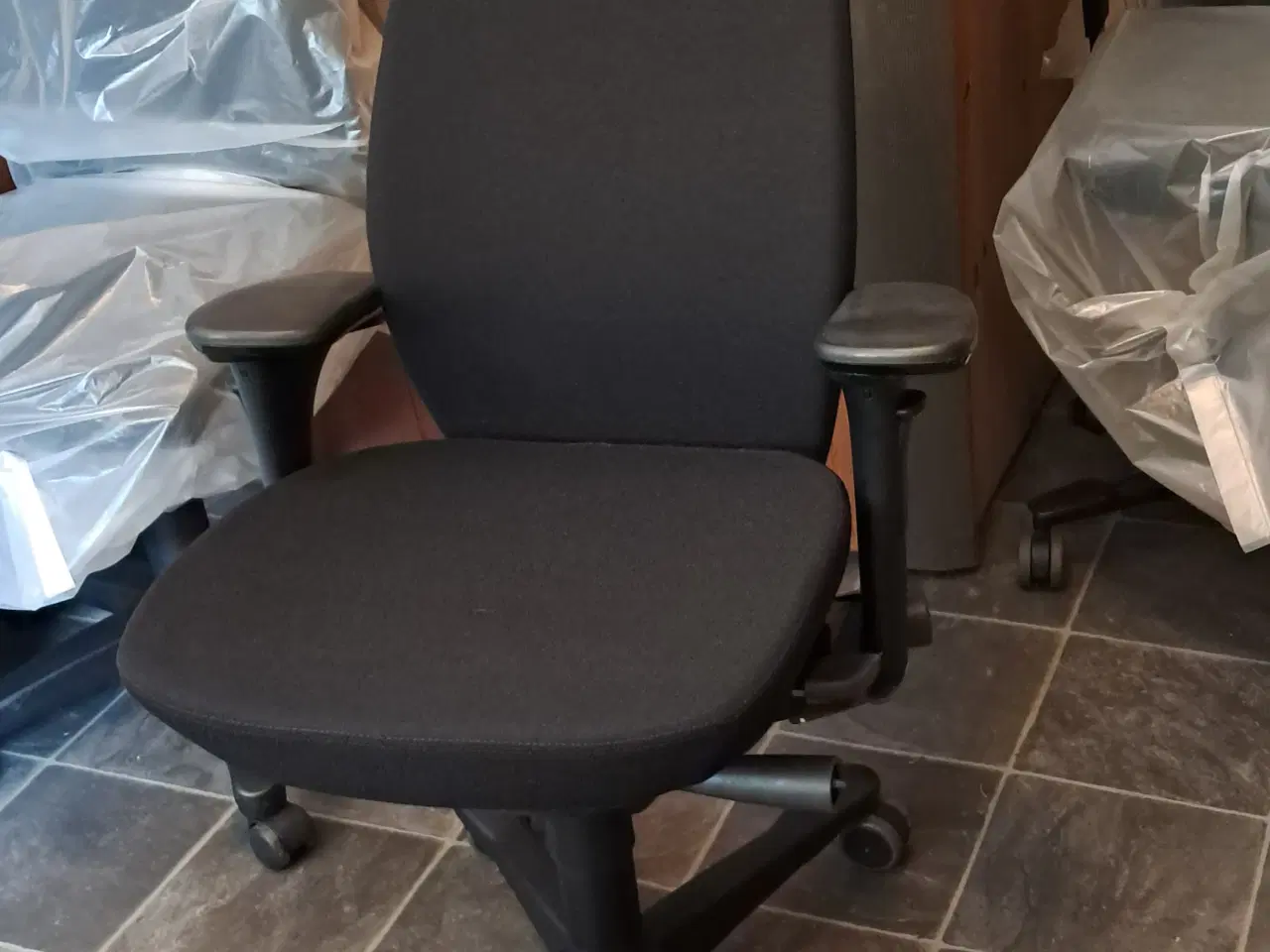 Billede 1 - Kinnarps arbetsstol 3 st. 1000 kr 750 kr 500 kr