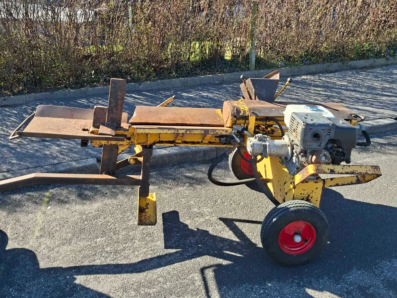 Billede 1 - Kölefors brændeflækker med Honda motor