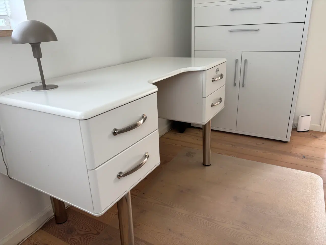 Billede 2 - Malibu skrivebord, meget fint