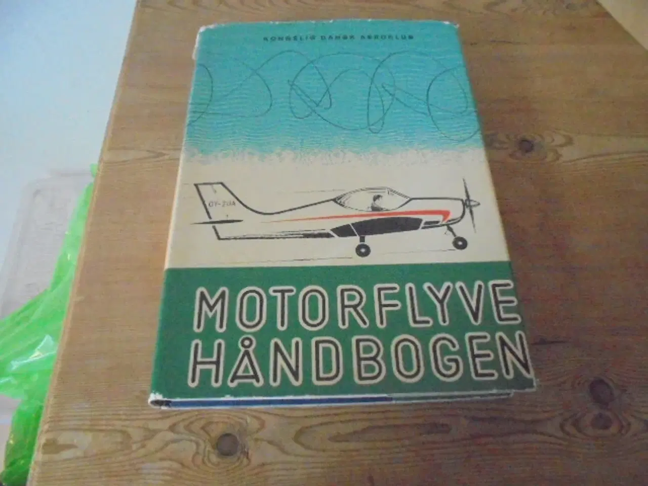 Billede 1 - MOTORFLYVEHÅNDBOGEN – KGL. DANSK AEROKLUB – FIN ST