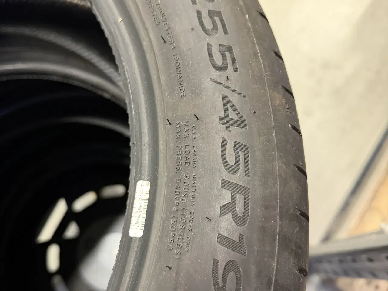 Billede 3 - 255/45/19 sommerdæk sælges. Tesla Y juniper
