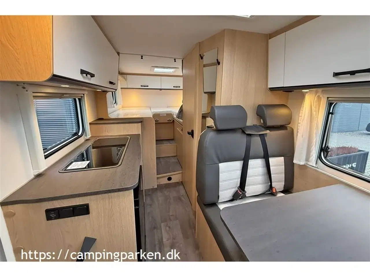 Billede 6 - 2026 - SunLight   Sunlights populære smalle Van med enkeltsenge, automatgear og adaptiv fartpilot