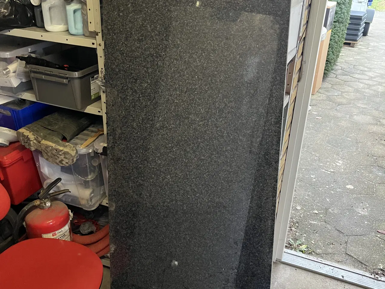 Billede 1 - Flot mørk Granit bordplade