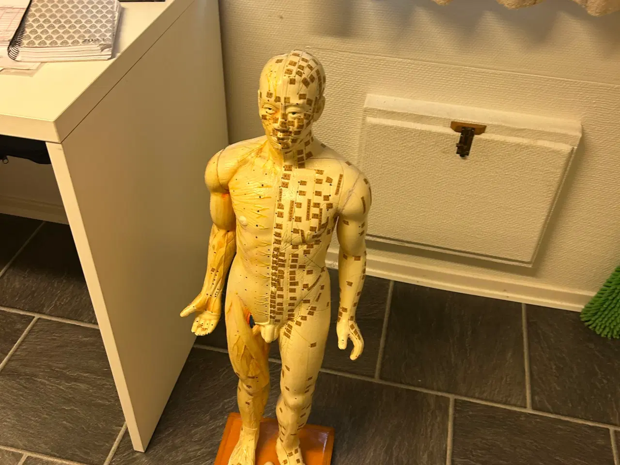 Billede 2 - Klinik udstyr briks , fodpleje stol