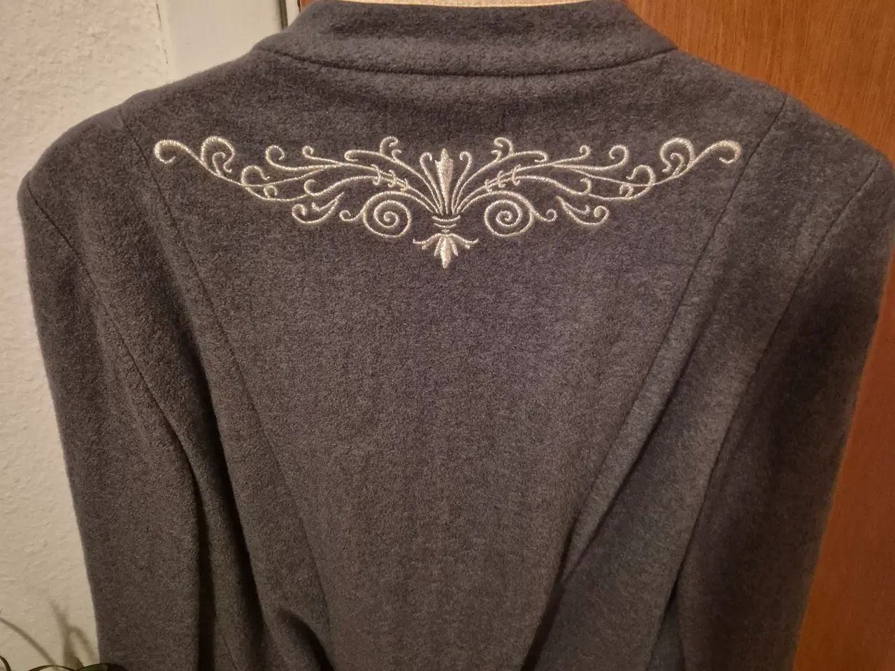 Billede 2 - Jakke Vero Moda grå