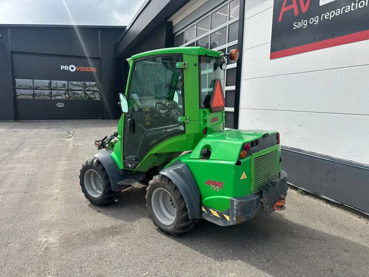 Billede 4 - Avant 750 med Kabine og udstyr