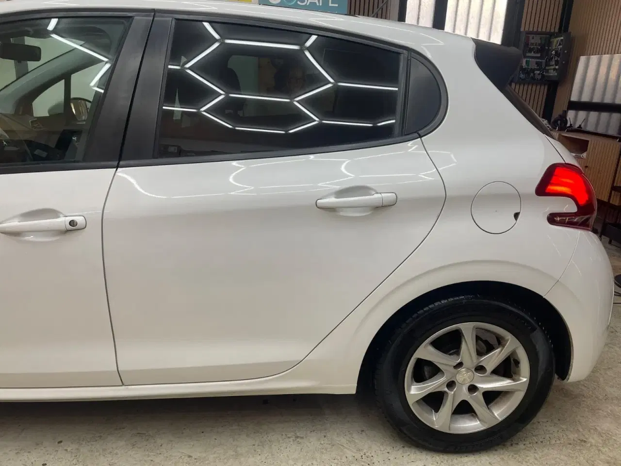 Billede 3 - Peugeot 208 1,6 BlueHDi 100 Envy Sky