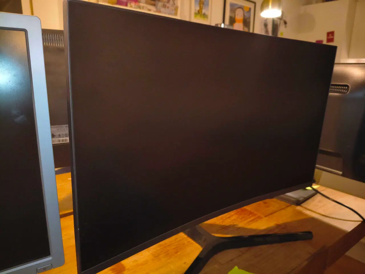 Billede 2 - Fem fladskærme til computer varierende i pris