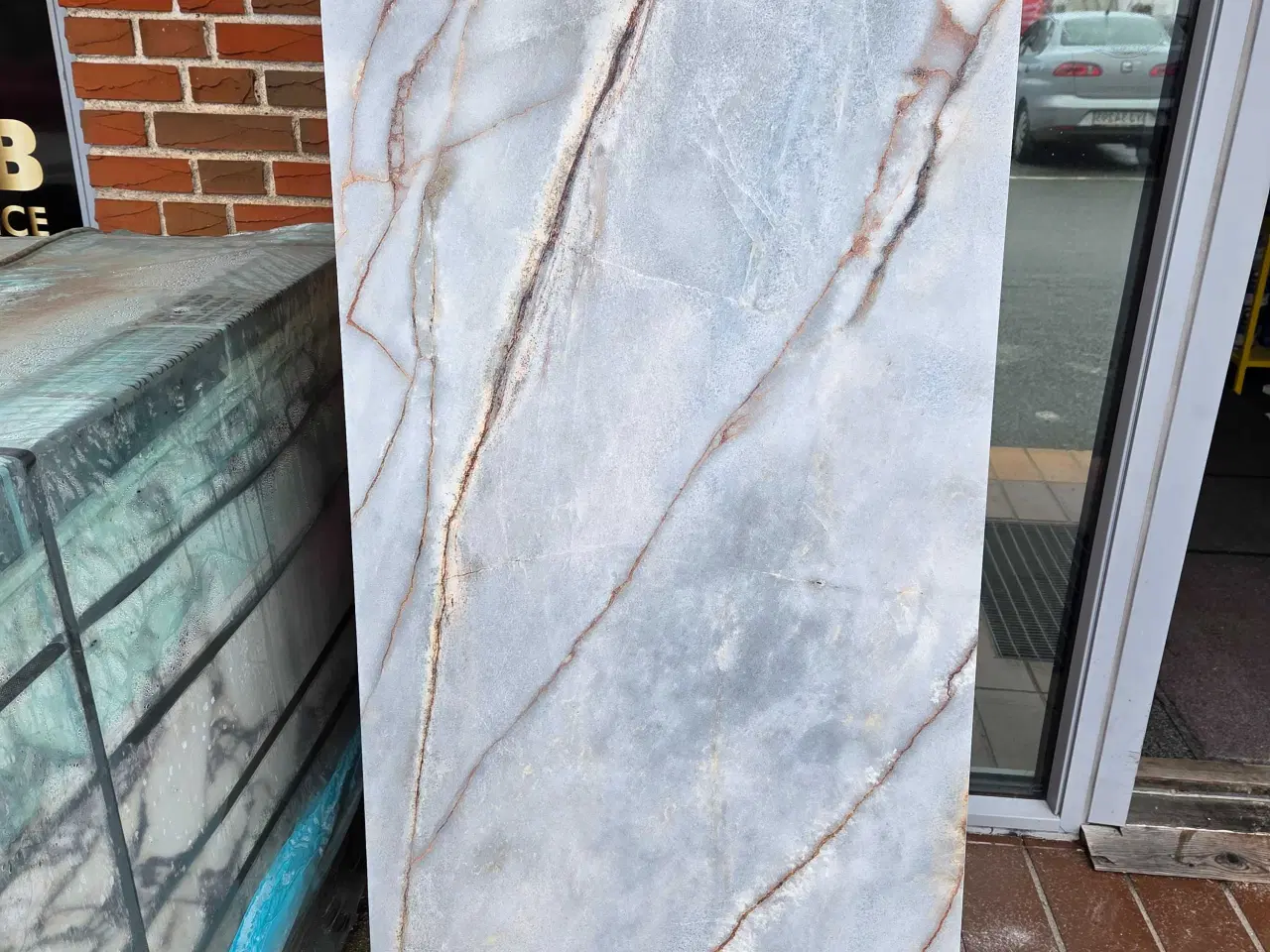 Billede 1 - Gulv og vægfliser 