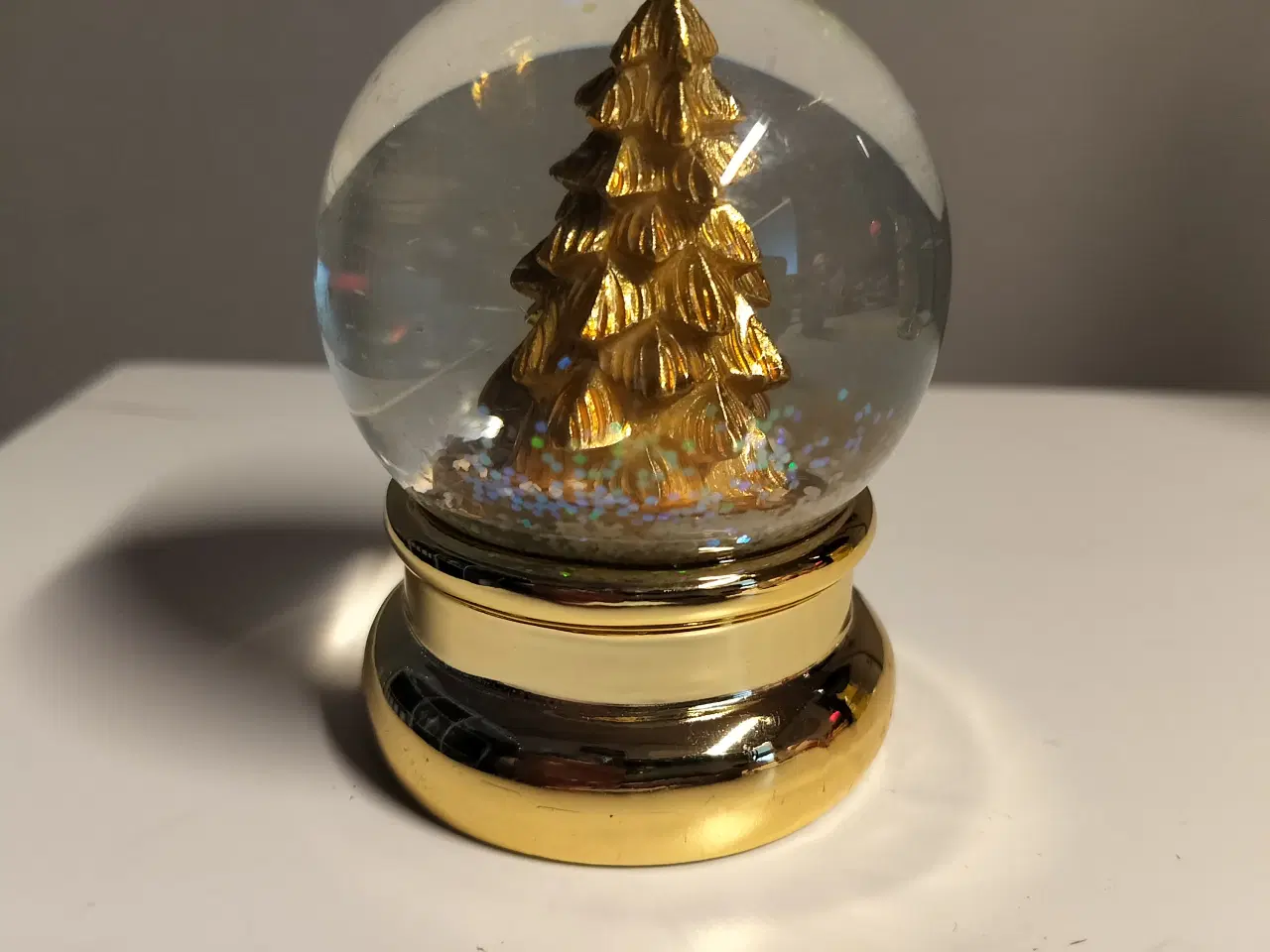 Billede 1 - Snekugle med juletræ