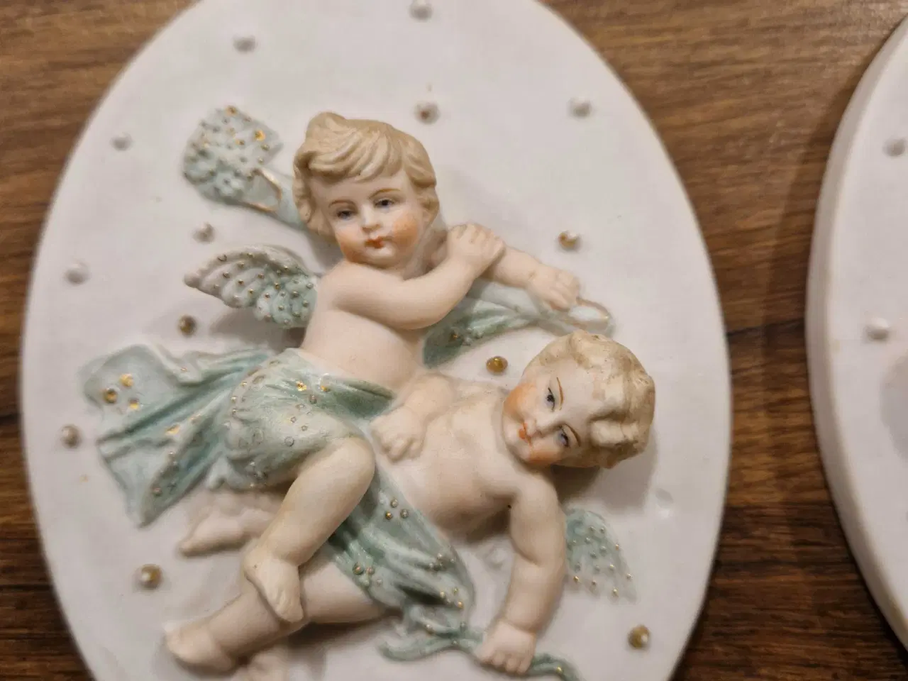 Billede 6 - Antikke relieffer I biscuit porcelæn 