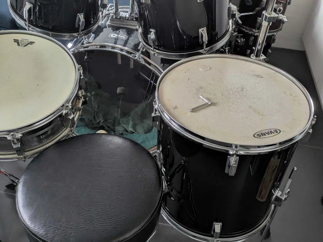Billede 2 - Flot trommesæt, meget lidt brugt