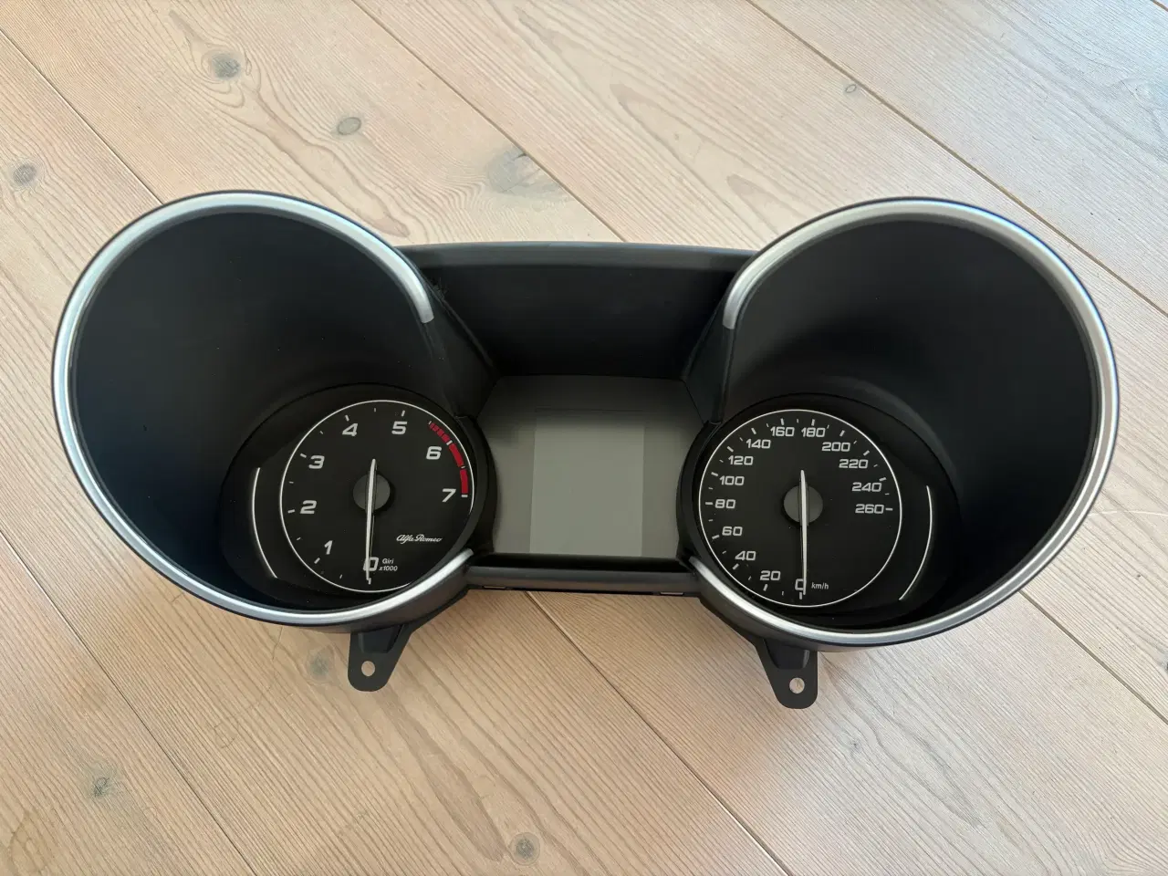 Billede 1 - Alfa Romeo Giulia instrumenter