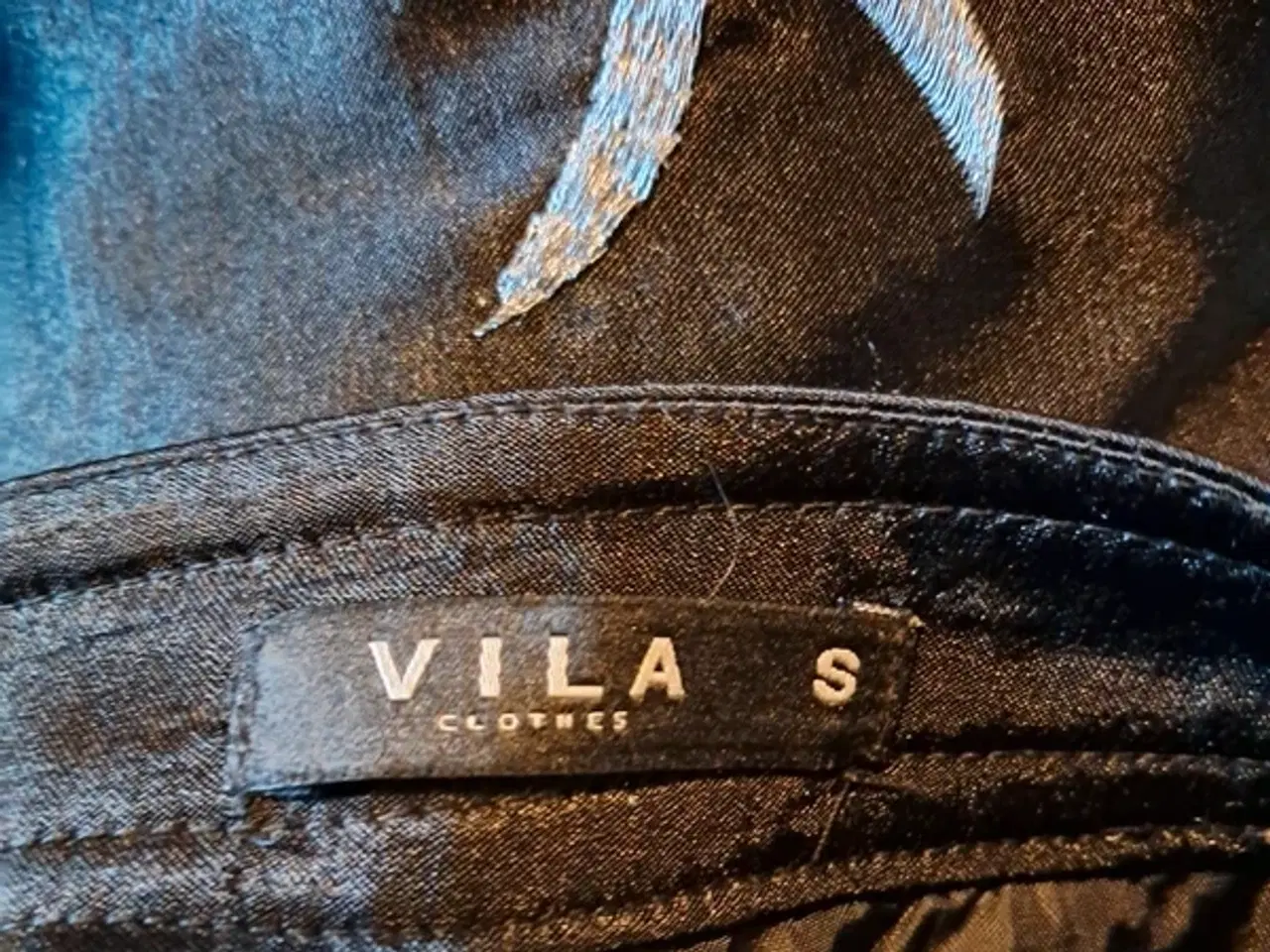 Billede 5 - Vila str. S nederdel med sølv mønster