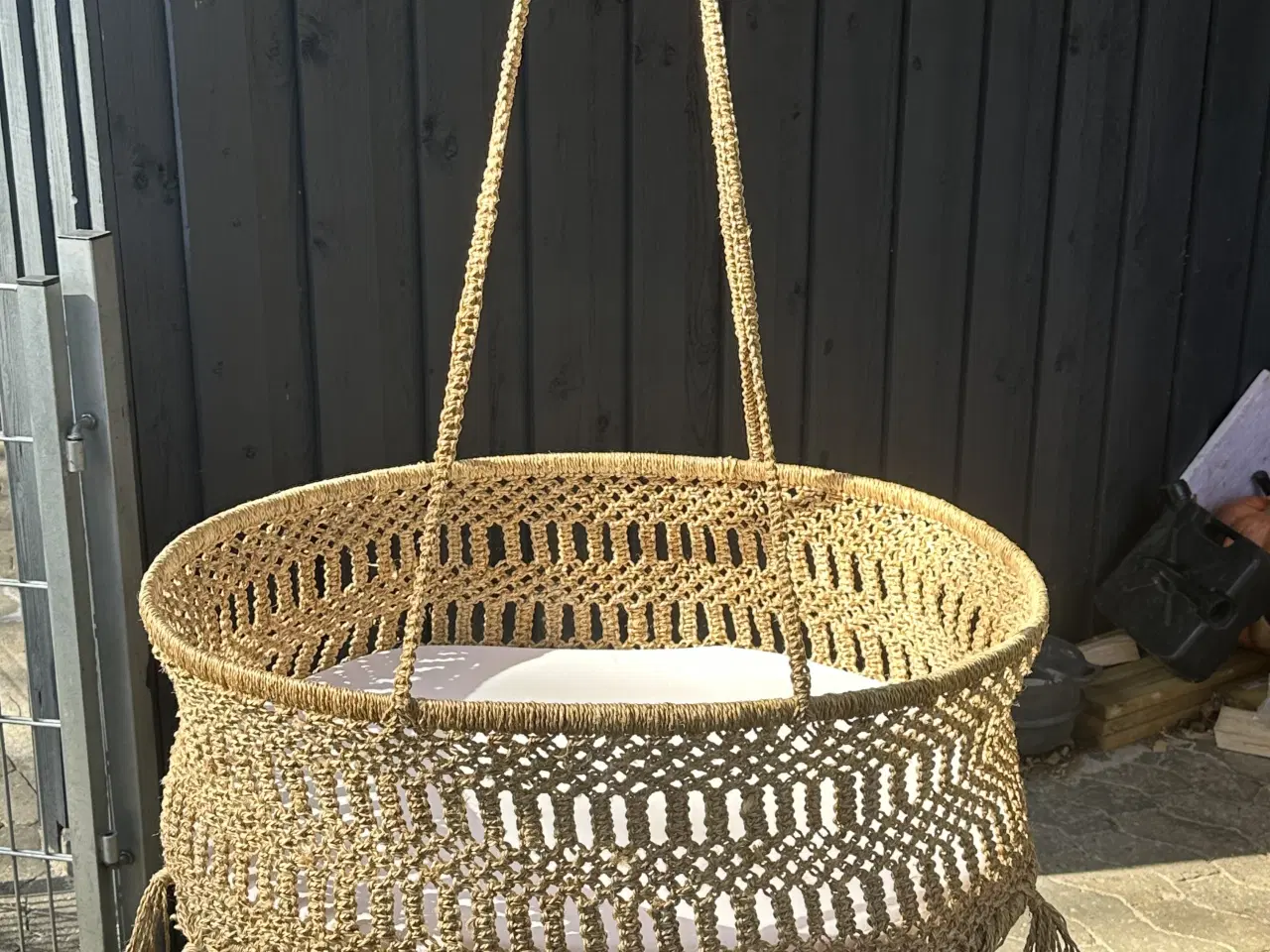 Billede 2 - barnestol plus moseskurv til at hænge op i krog