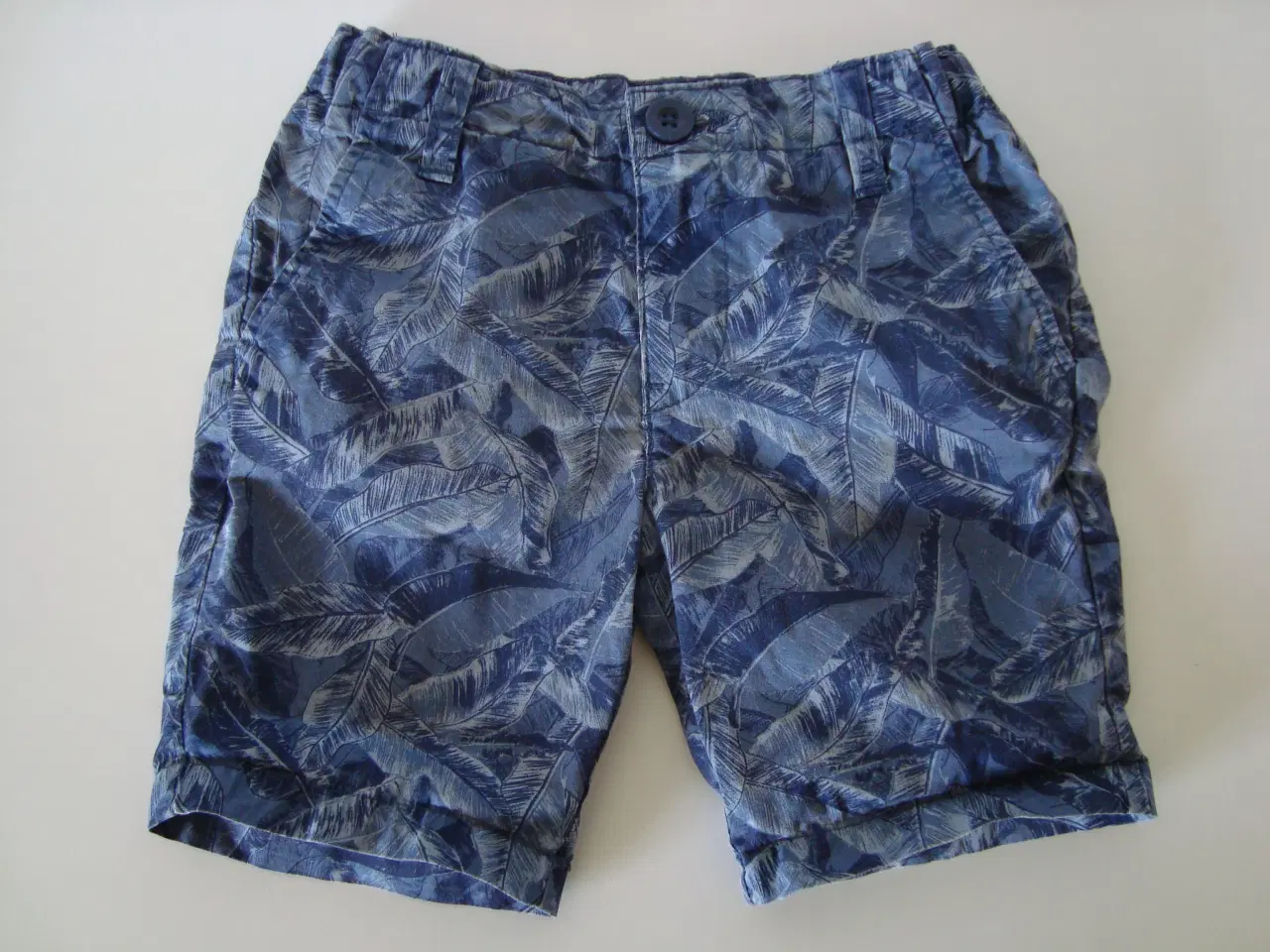 Billede 1 - Shorts - Str. 104