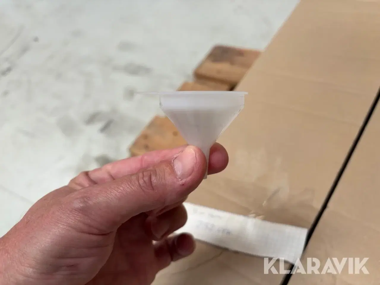Billede 2 - Parti med plastik tragte Ø7.5 / Ø5 cm - 1452 styk