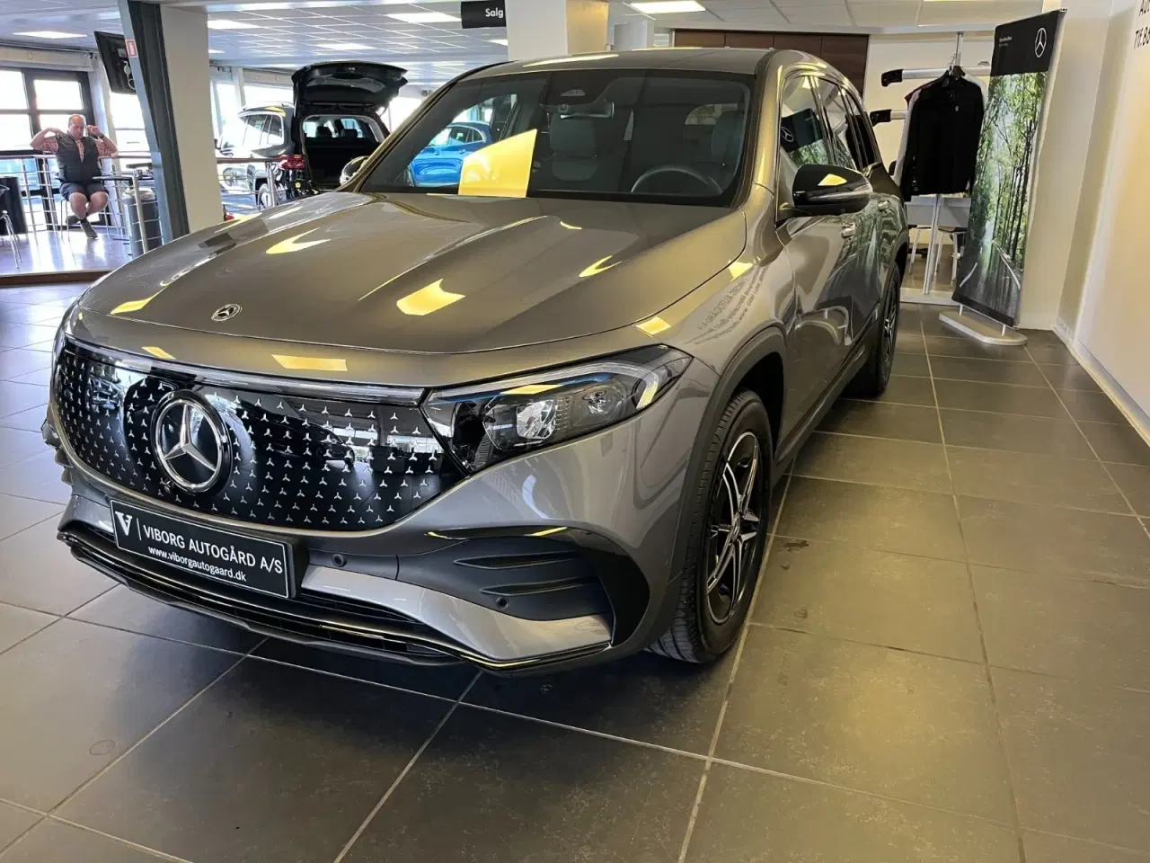 Billede 4 - Mercedes EQB300  AMG Line 4Matic