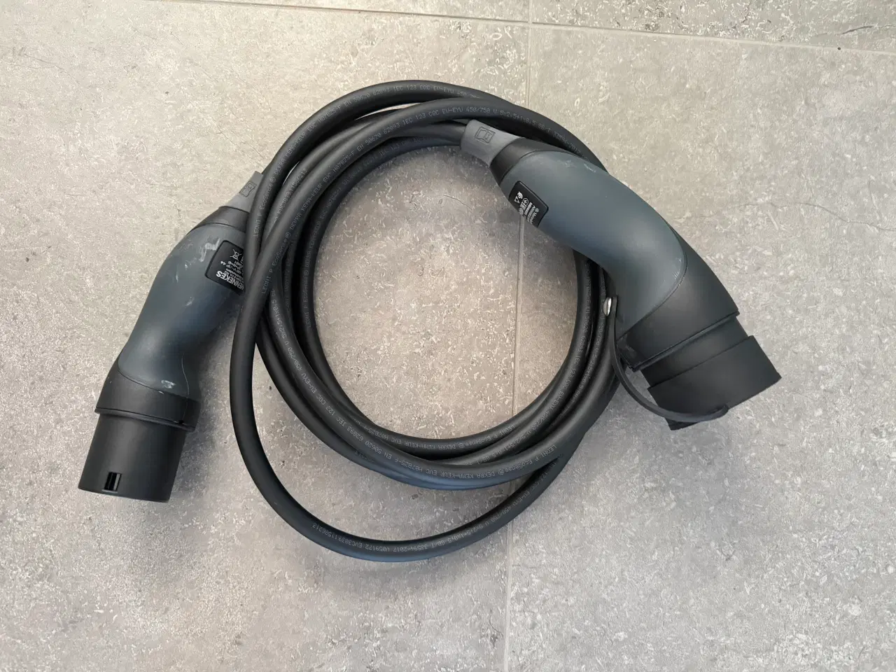 Billede 1 - Ladekabel Mercedes original med kuffert
