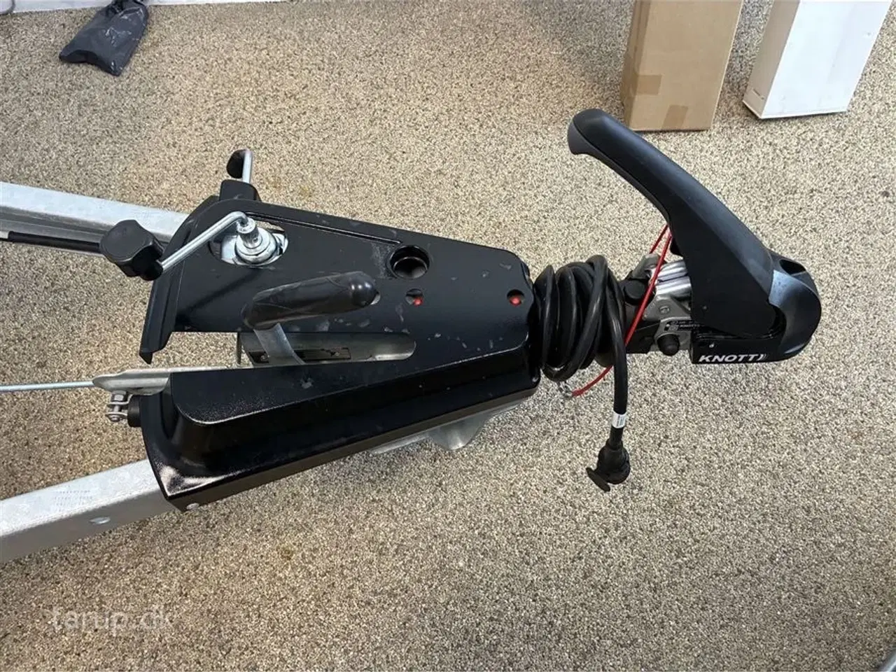 Billede 6 - 2026 - Dethleffs C'joy 460 LE   Enkeltsenge med udtræk til dobbeltseng, endesiddegruppe, varmt vand, blæservarme, spildevandstank,  kompressorkøleskab