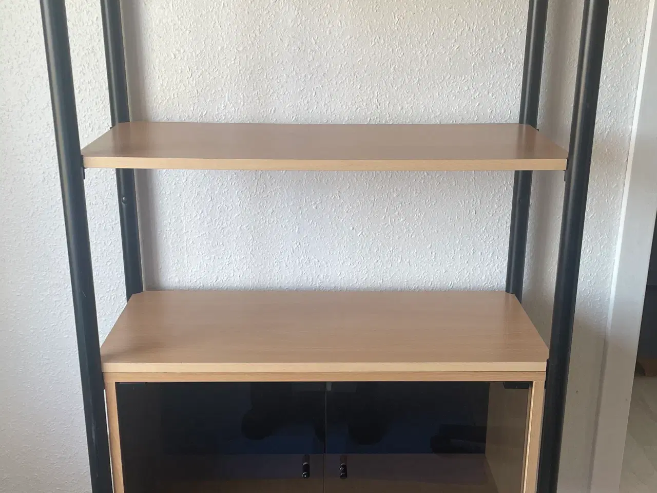 Billede 1 - Reol med glasskab 