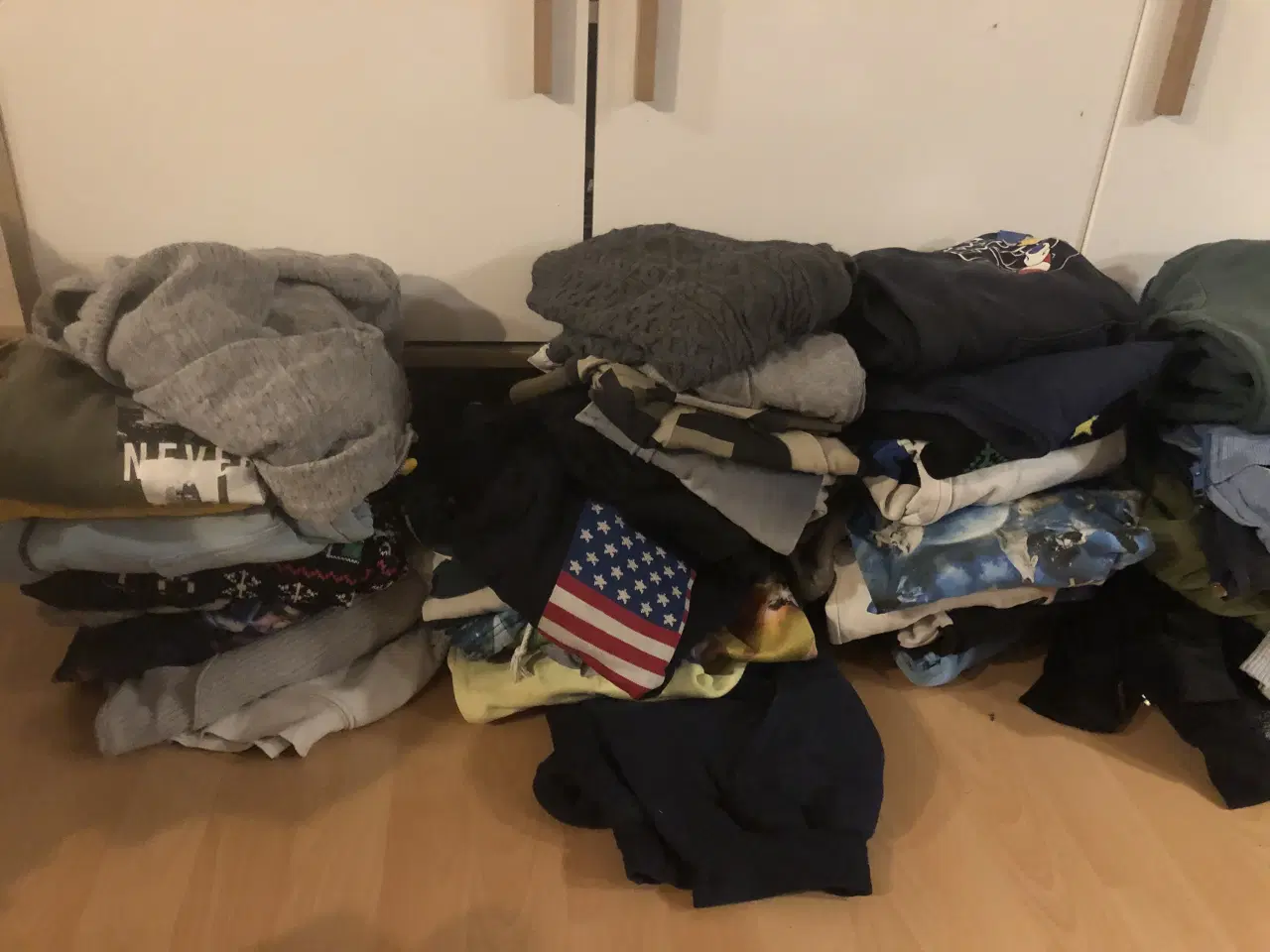 Billede 2 - Tøjpakke str 146-152 dreng