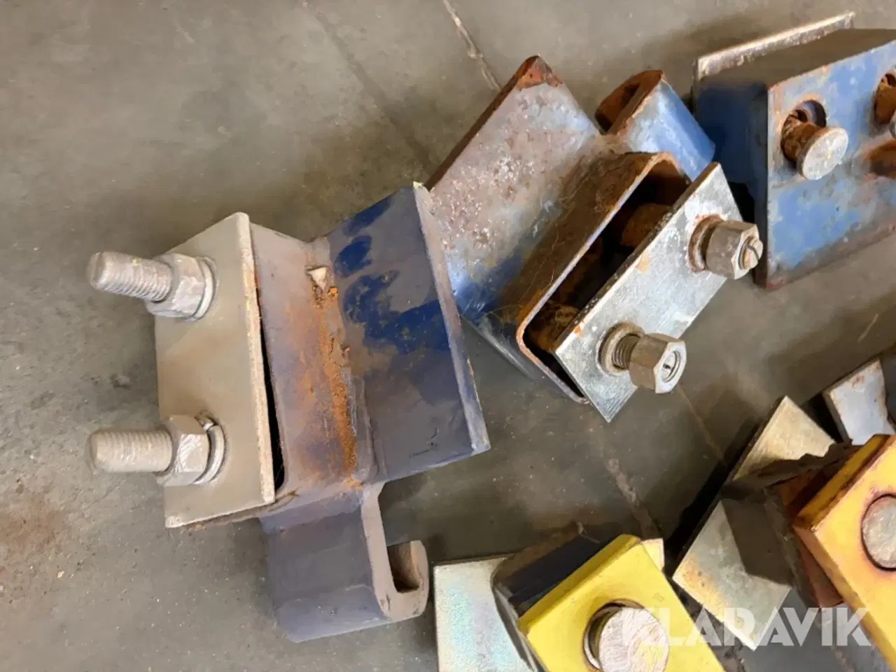 Billede 6 - Låsebomme til containere - 7 styk