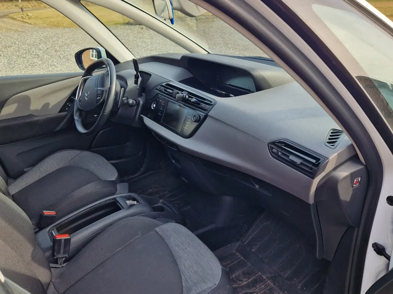 Billede 3 - Lækker stor familie bil