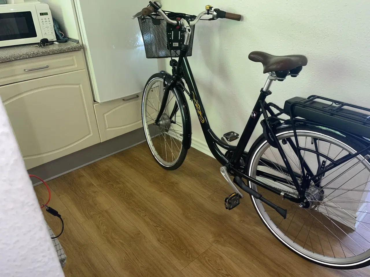 Billede 4 - flot mustang dame elcykel 28"  7 gear.
