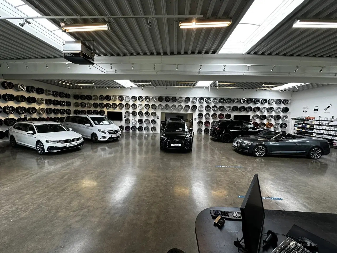 Billede 1 - Lager m. port og showroom