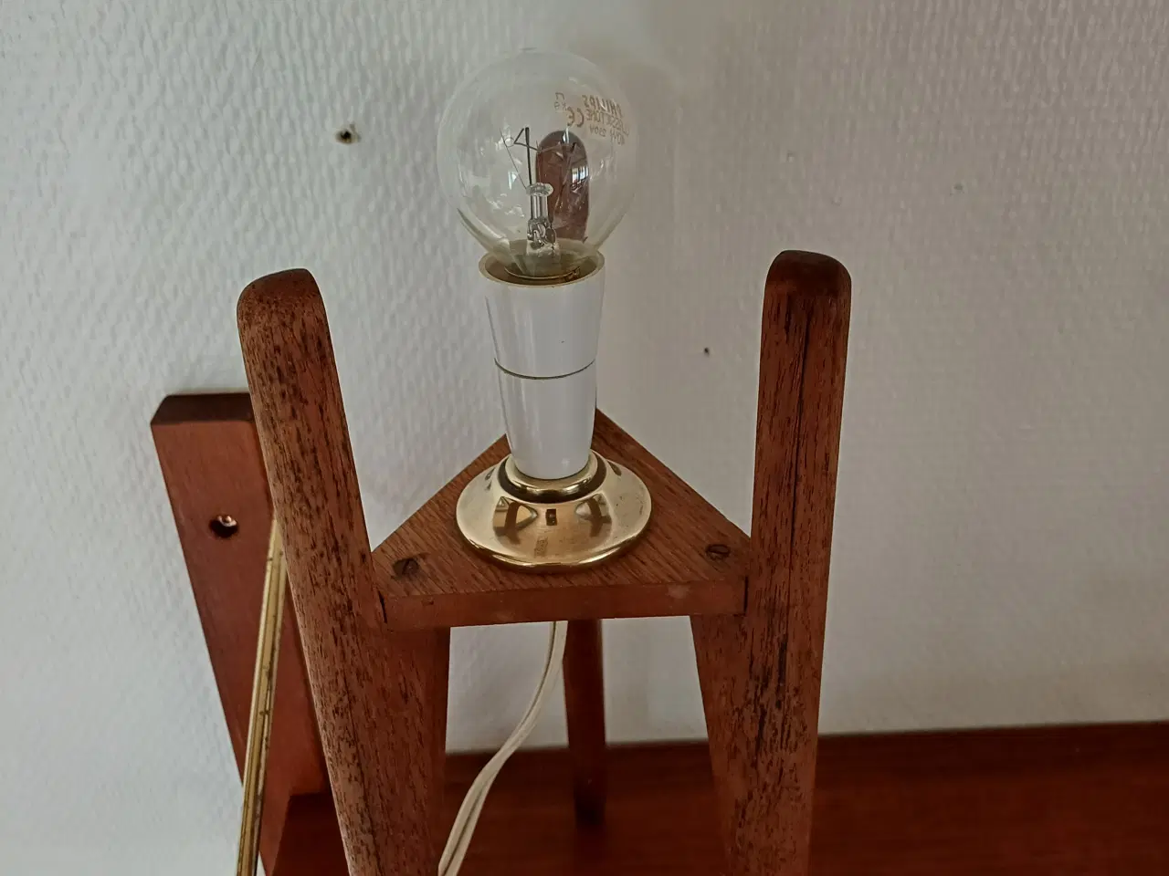 Billede 4 - Dansk bordlampe I teak 