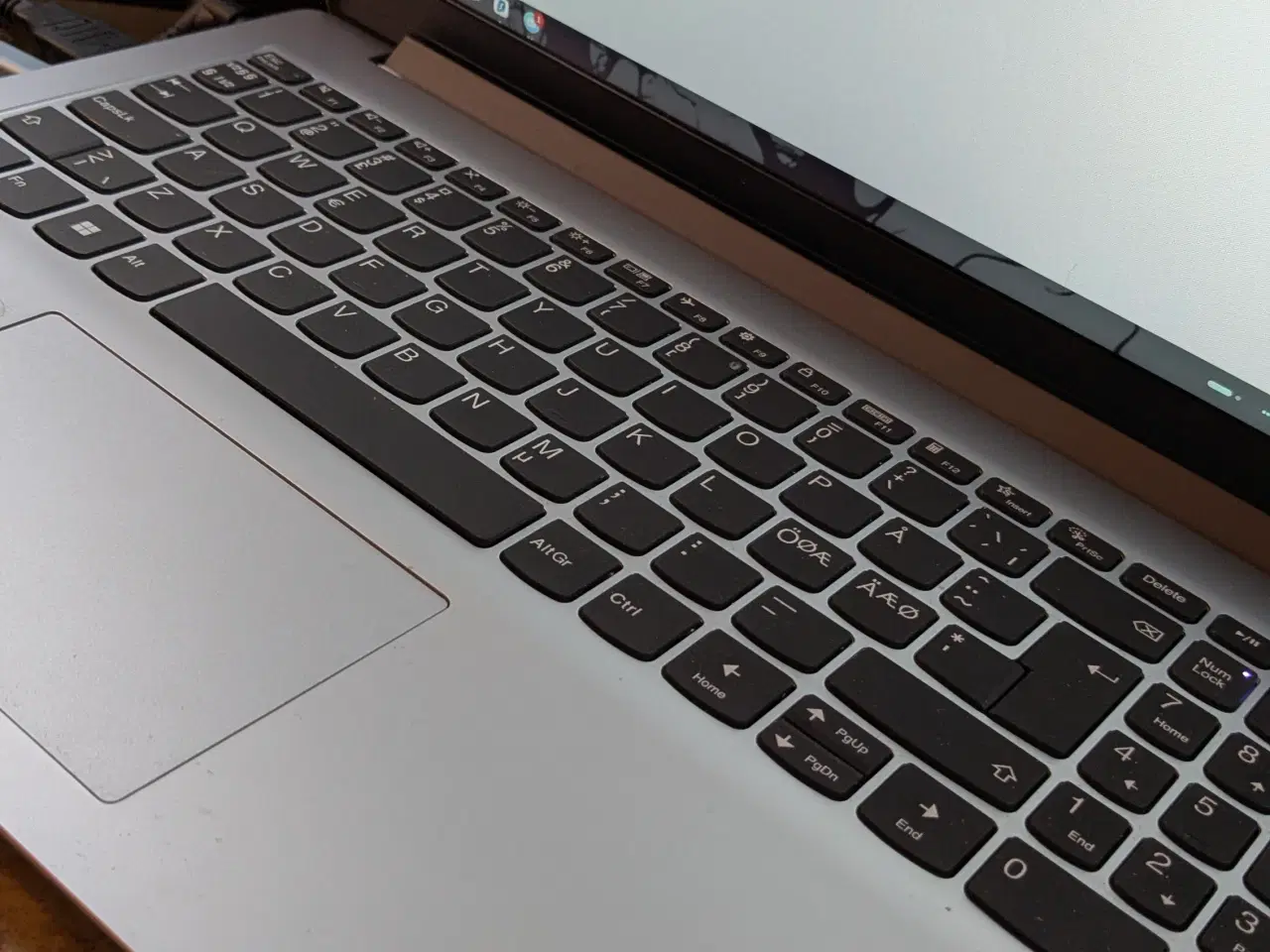 Billede 4 - Lenovo IdeaPad Ryzen 5700U Radeon Graphics × 16