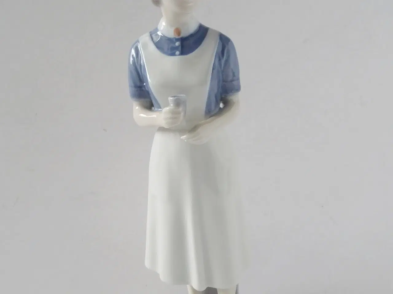 Billede 1 - Royal Copenhagen sygeplejerske