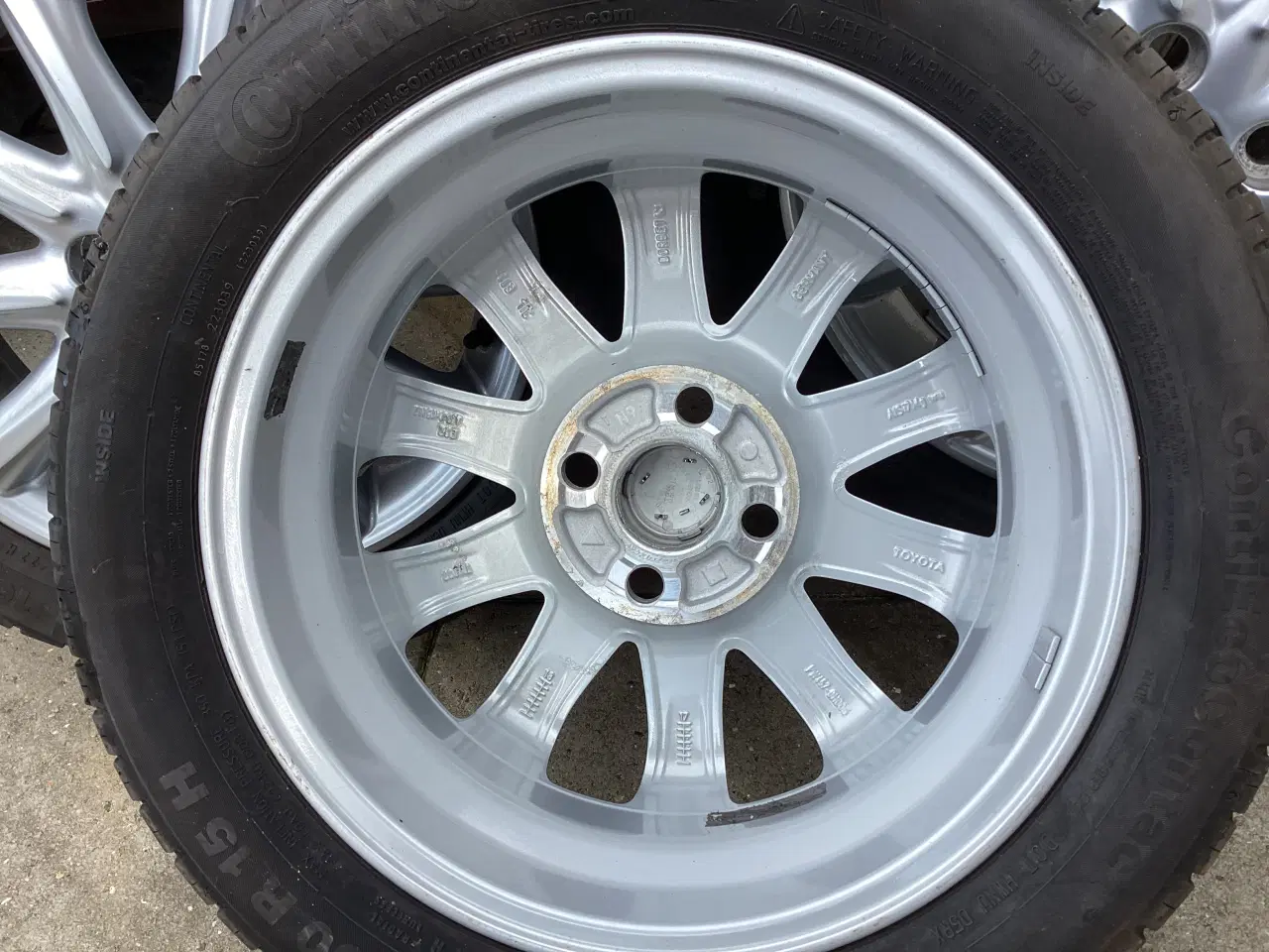 Billede 3 - Org. Toyota alu fælger med dæk.