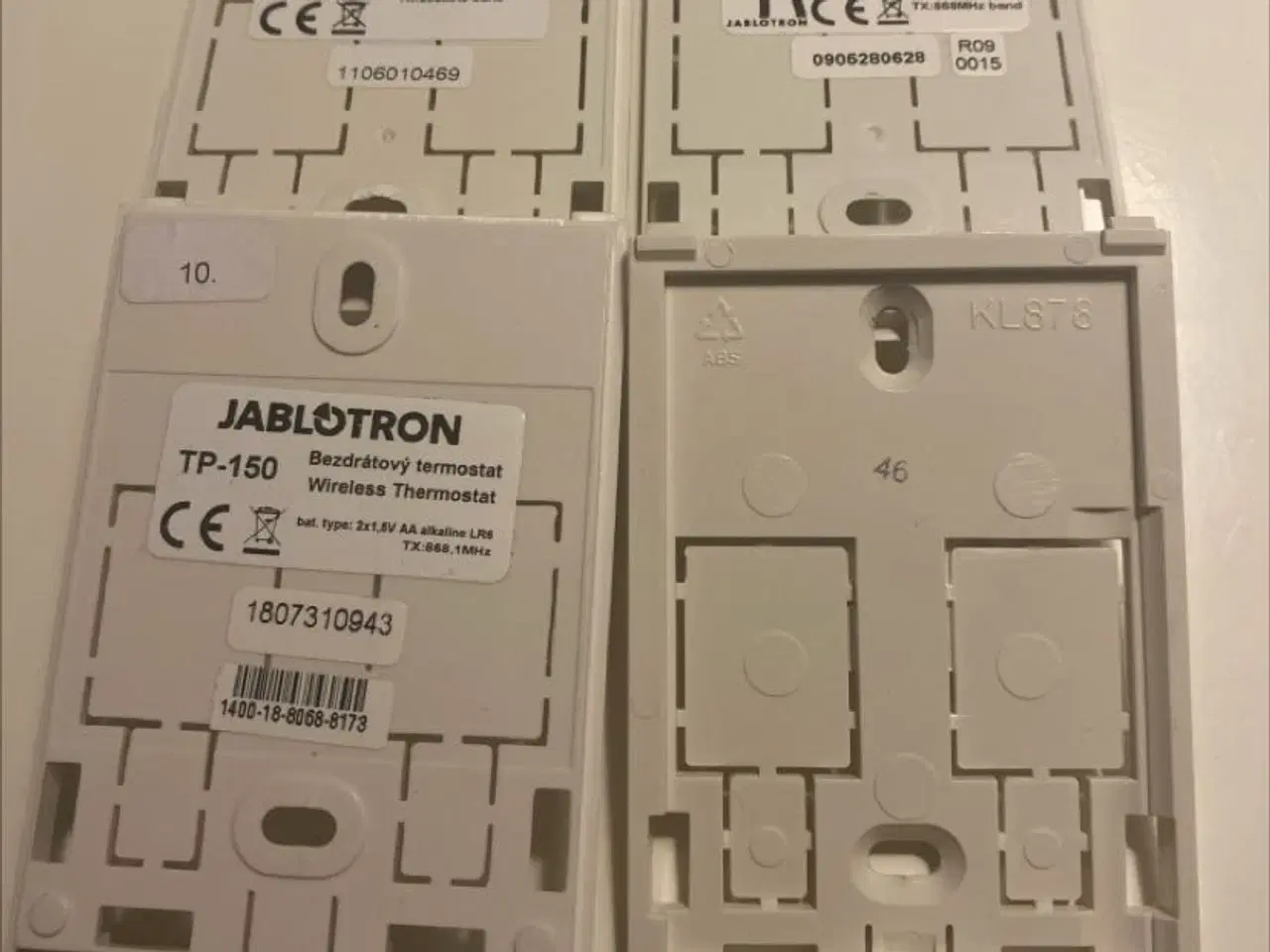 Billede 1 - Plastik ophæng / rammer til Wavin termostater 