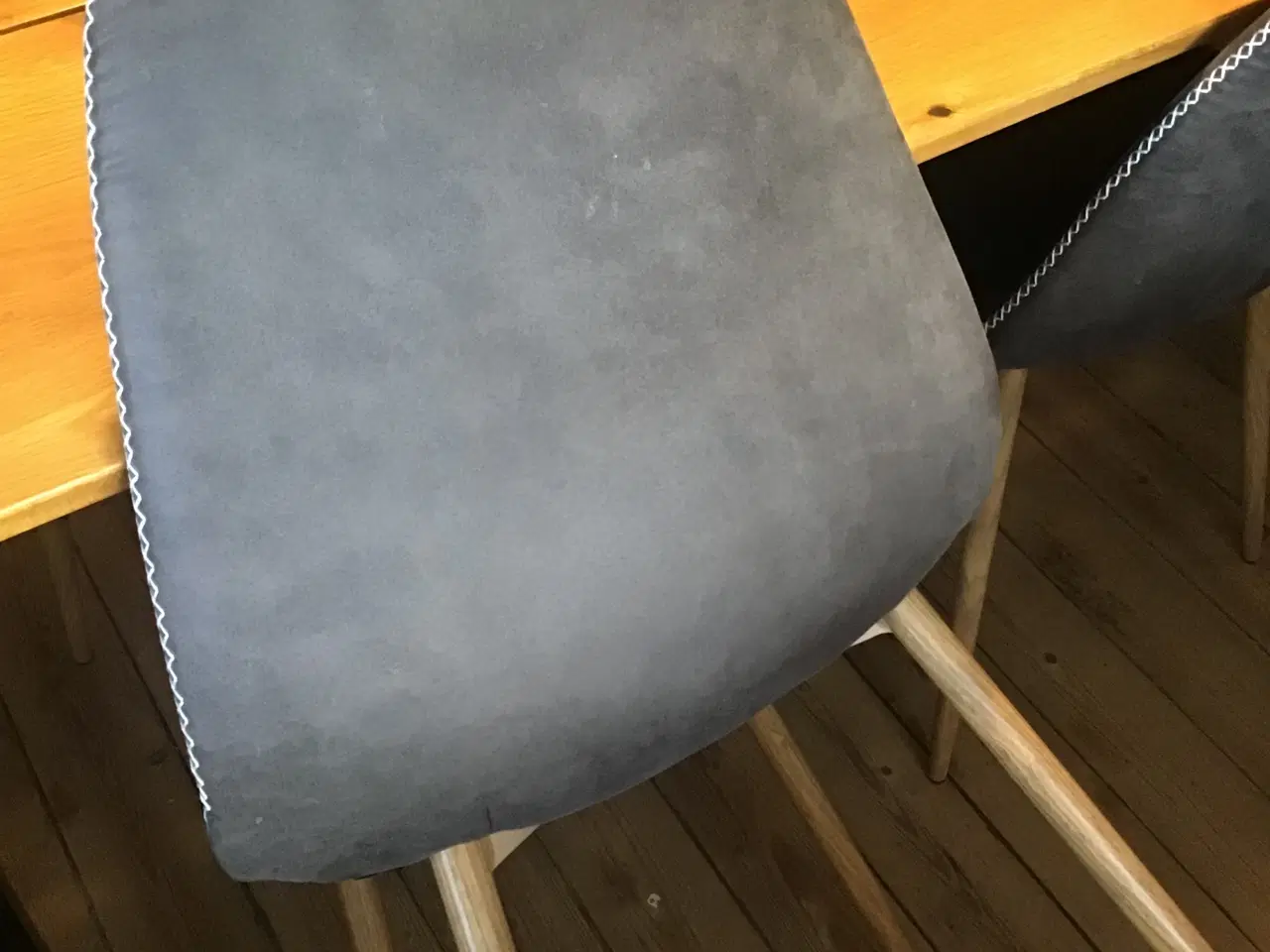 Billede 6 - Spisebord + stole