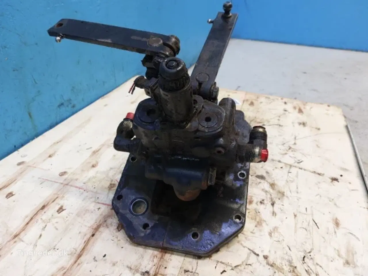Billede 5 - Valmet 8050 Dæksel Transmission 33678500