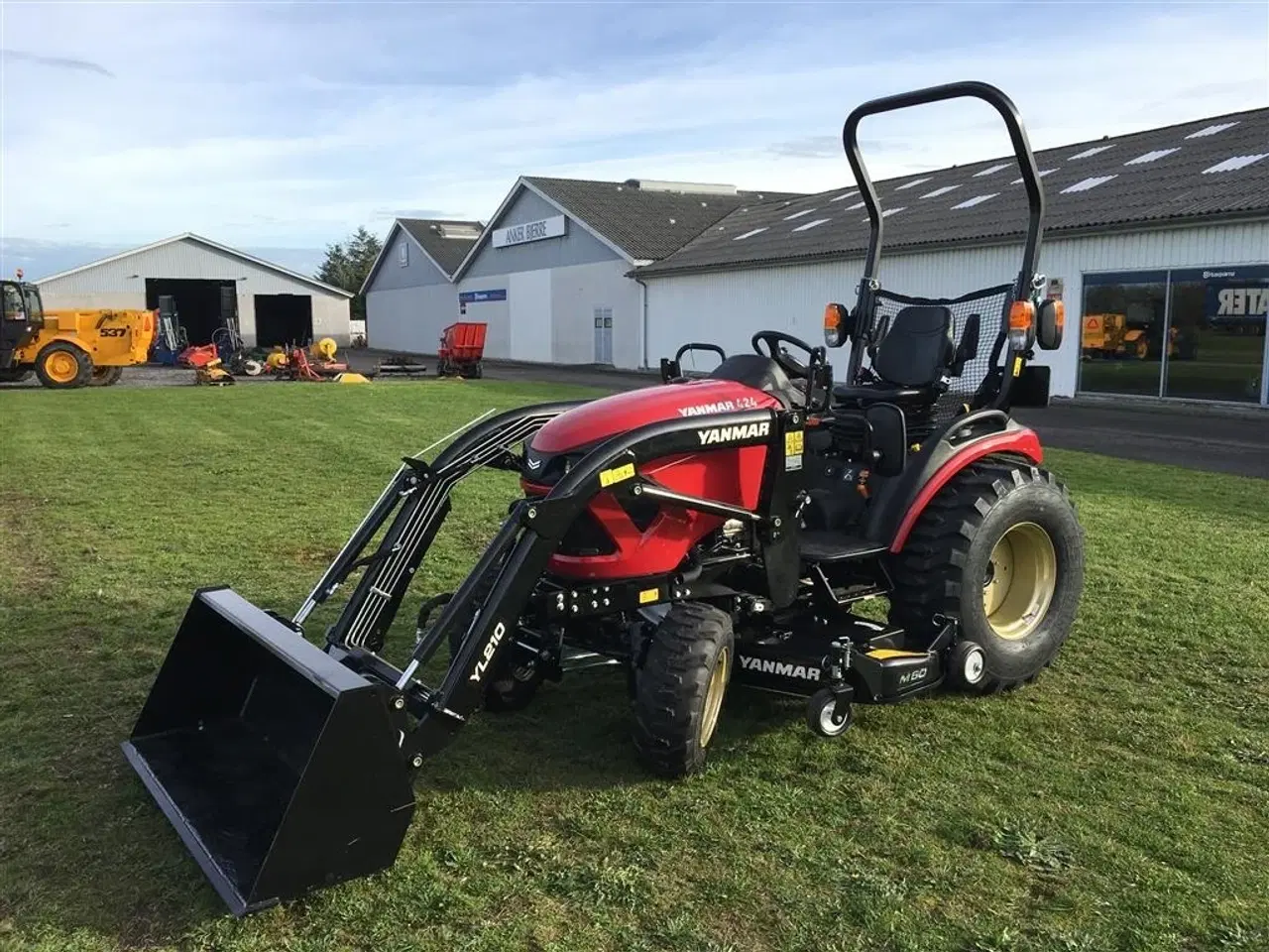 Billede 2 - Yanmar SA 424 Med 60" klipper og frontlæsser