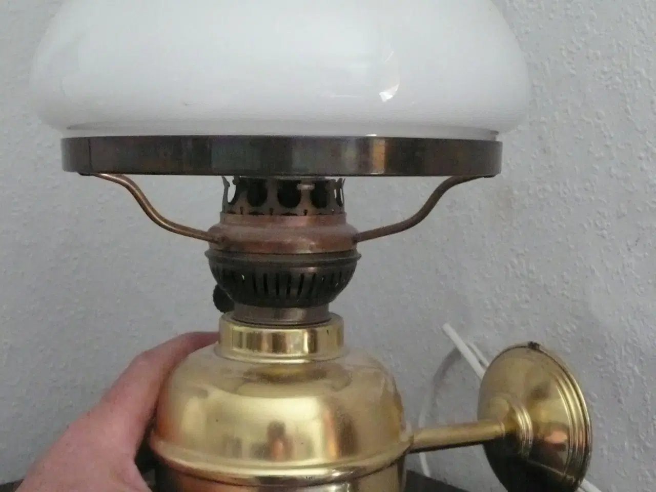 Billede 1 - gammel lampe med pære