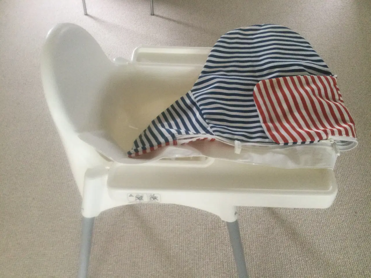 Billede 2 - Ikea barnestol med bord