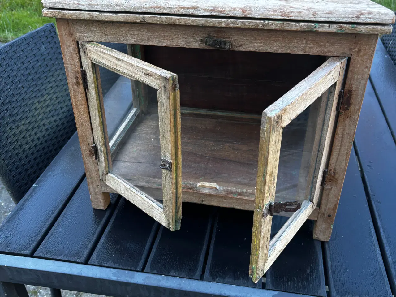 Billede 6 - Lille fint vitrineskab