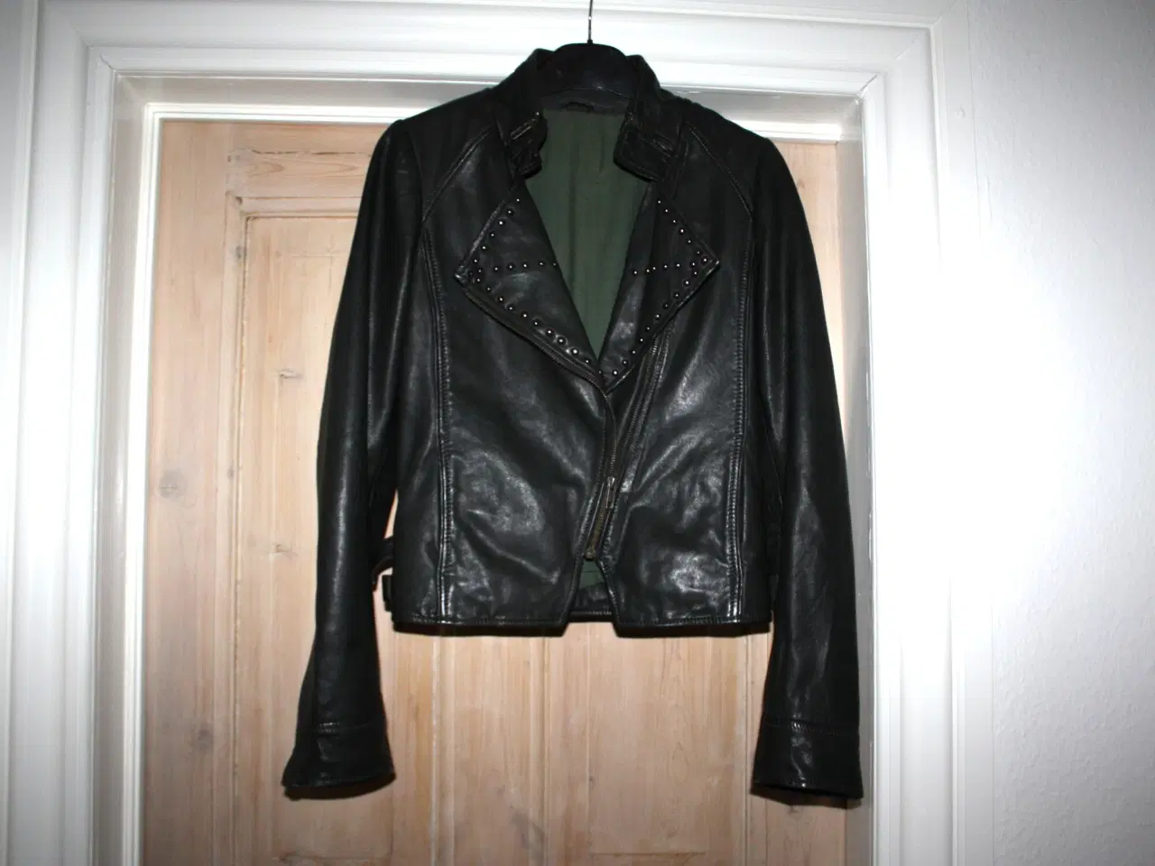 Billede 1 - Læder jakke str. 36