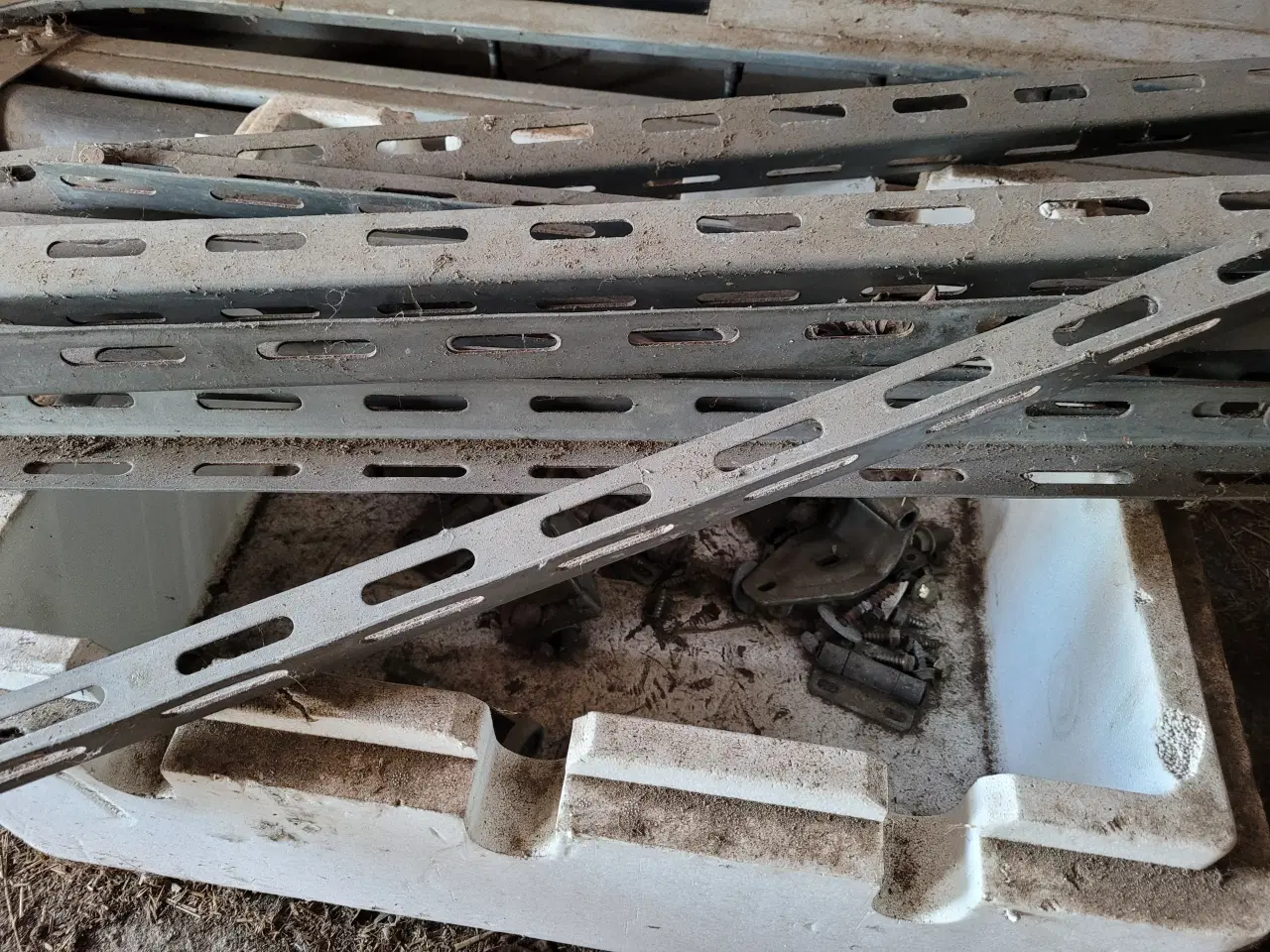 Billede 4 - Aluport gives væk