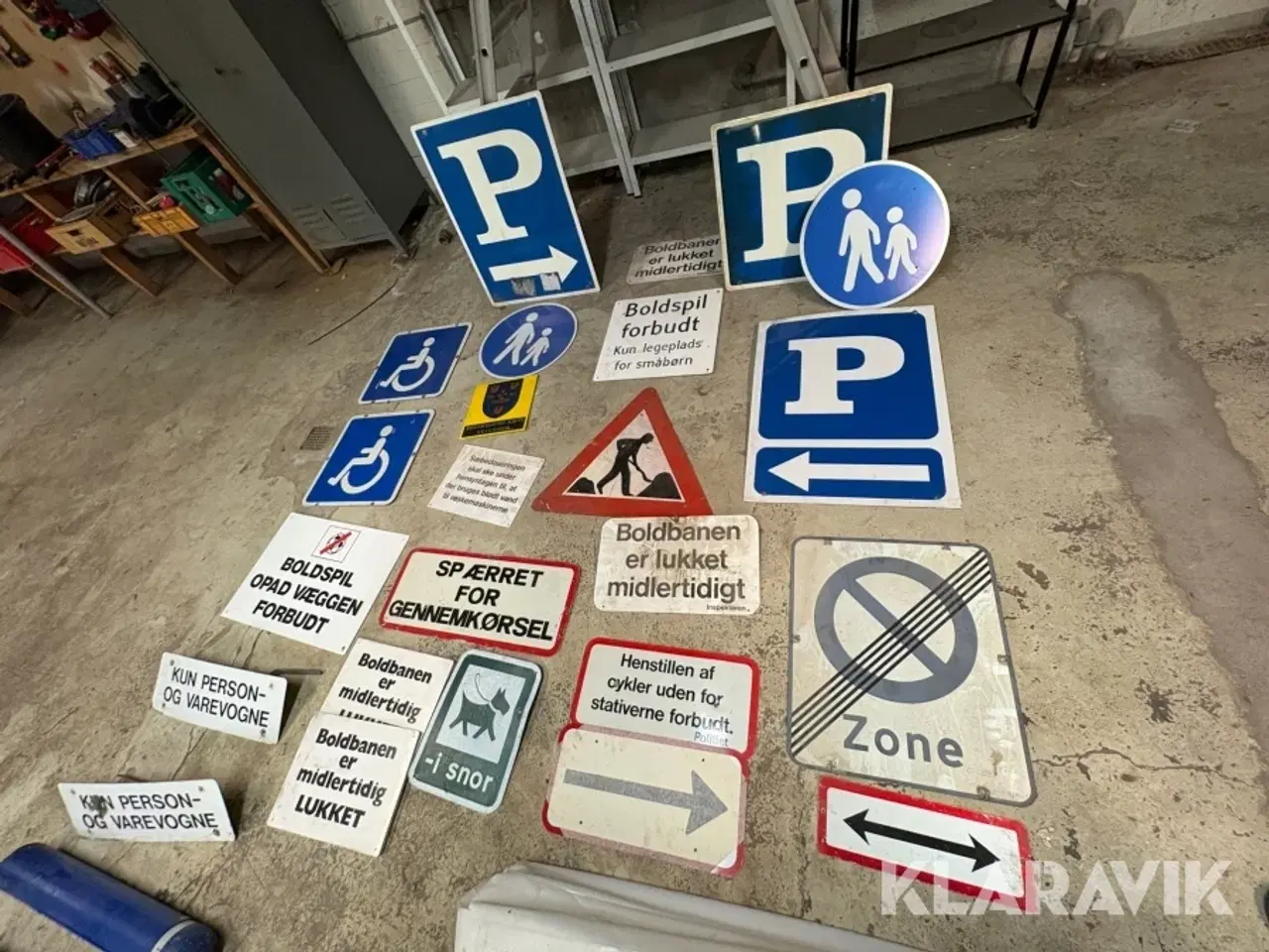 Billede 6 - Pullerter, skilte og reflekspæle - 36 dele