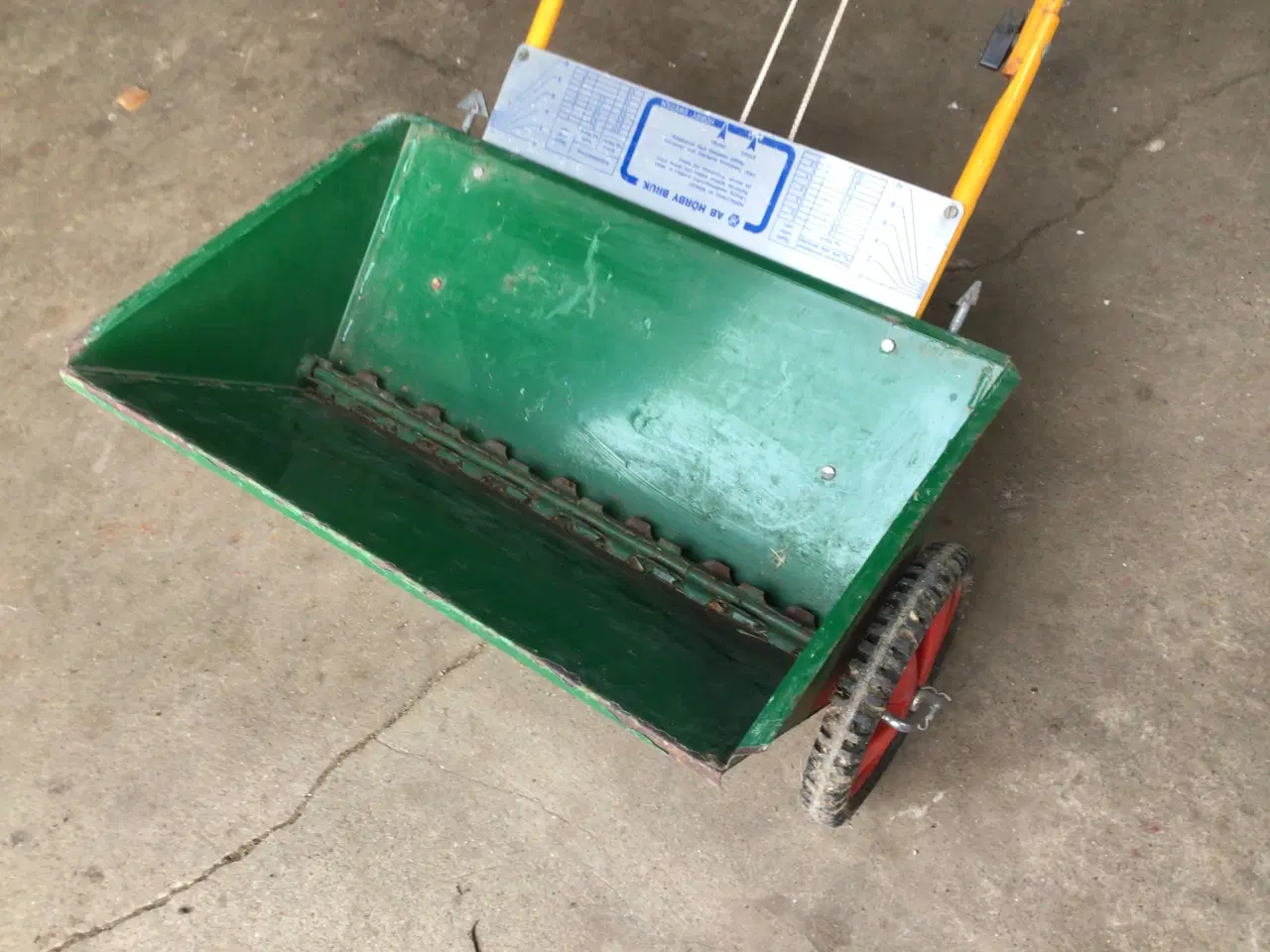 Billede 2 - Såmaskine til gødning og græs