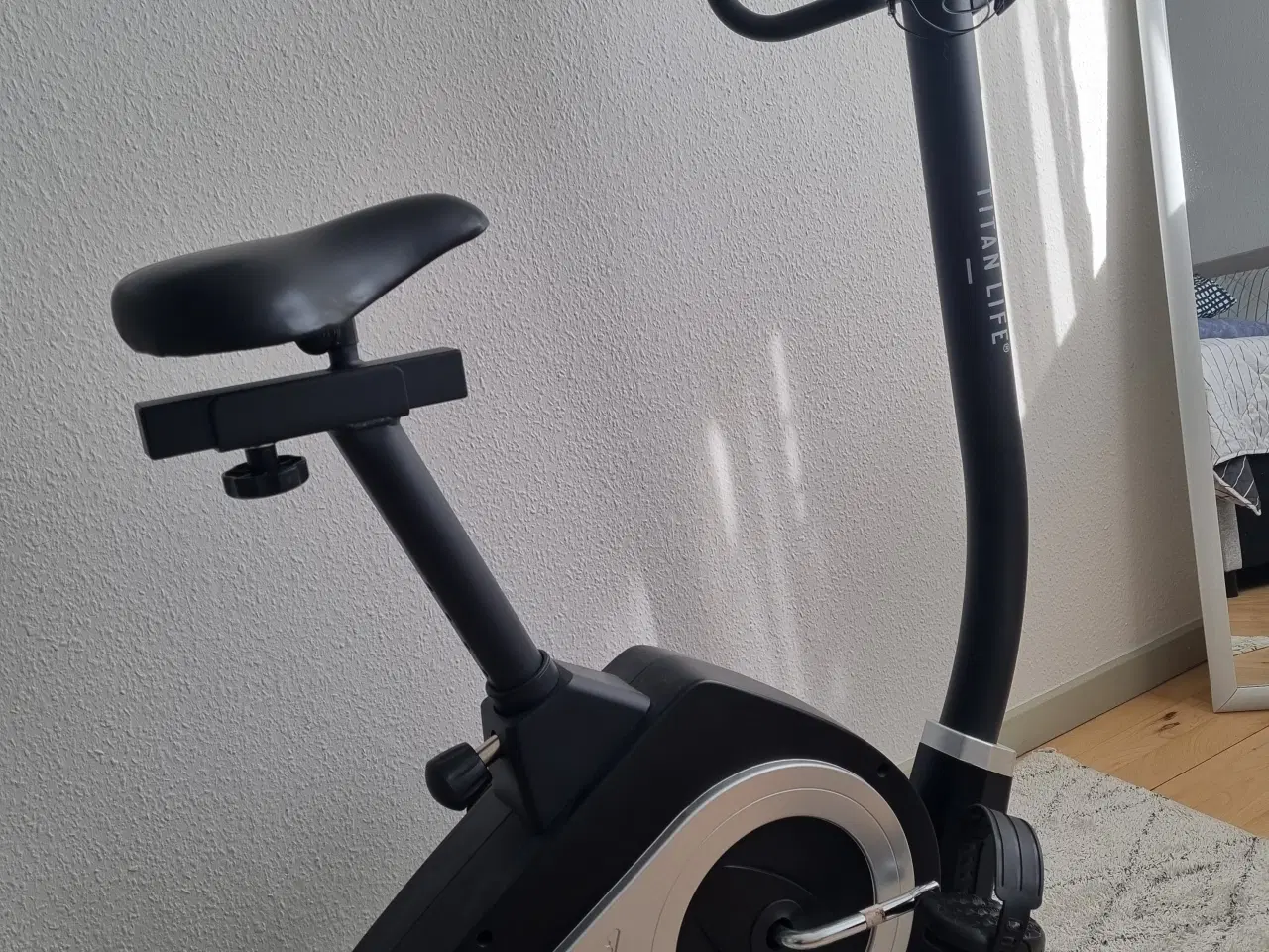 Billede 3 - Motionscykel " TITAN "