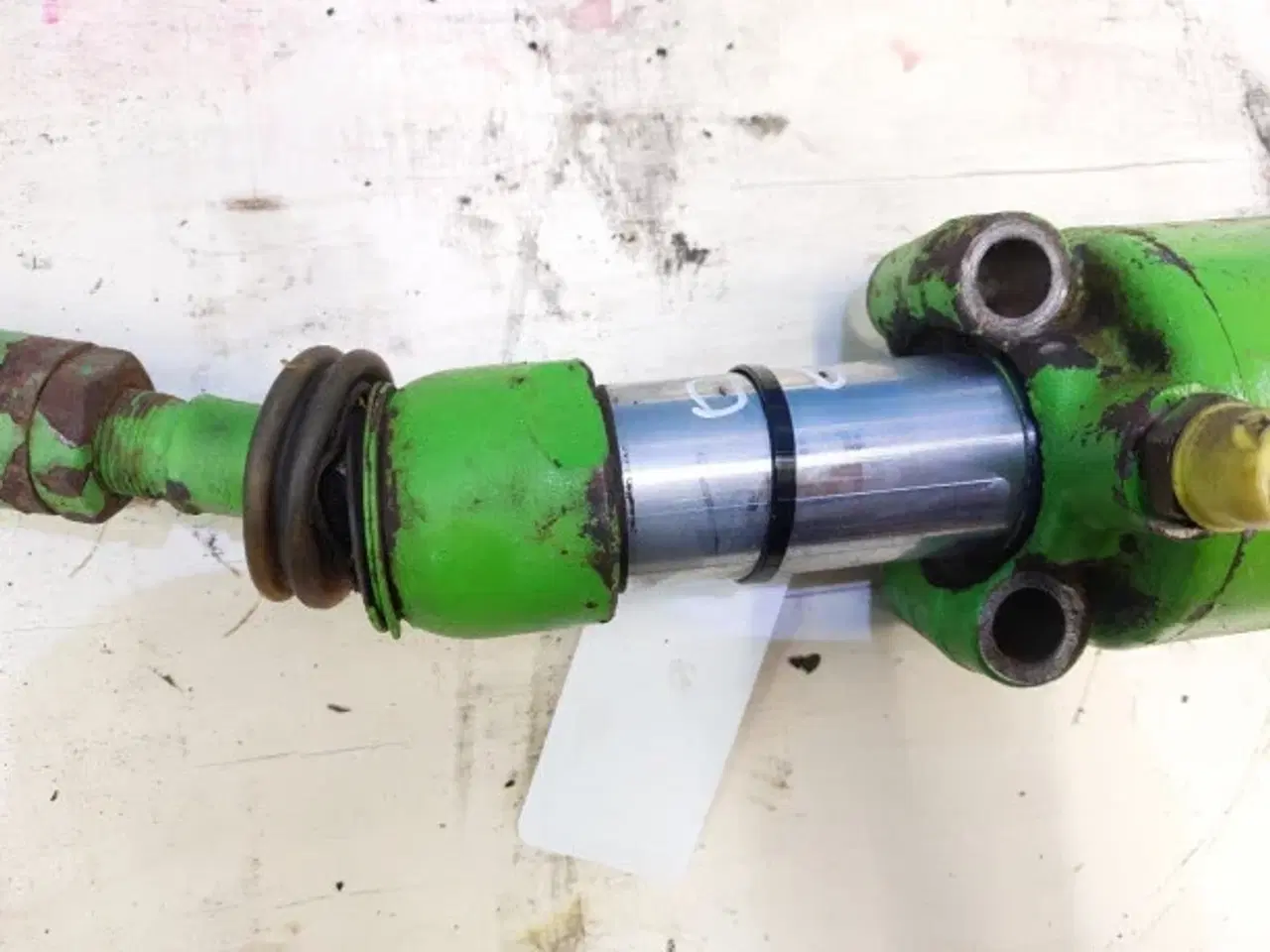 Billede 14 - Merlo P38.10 Styrecylinder 044445