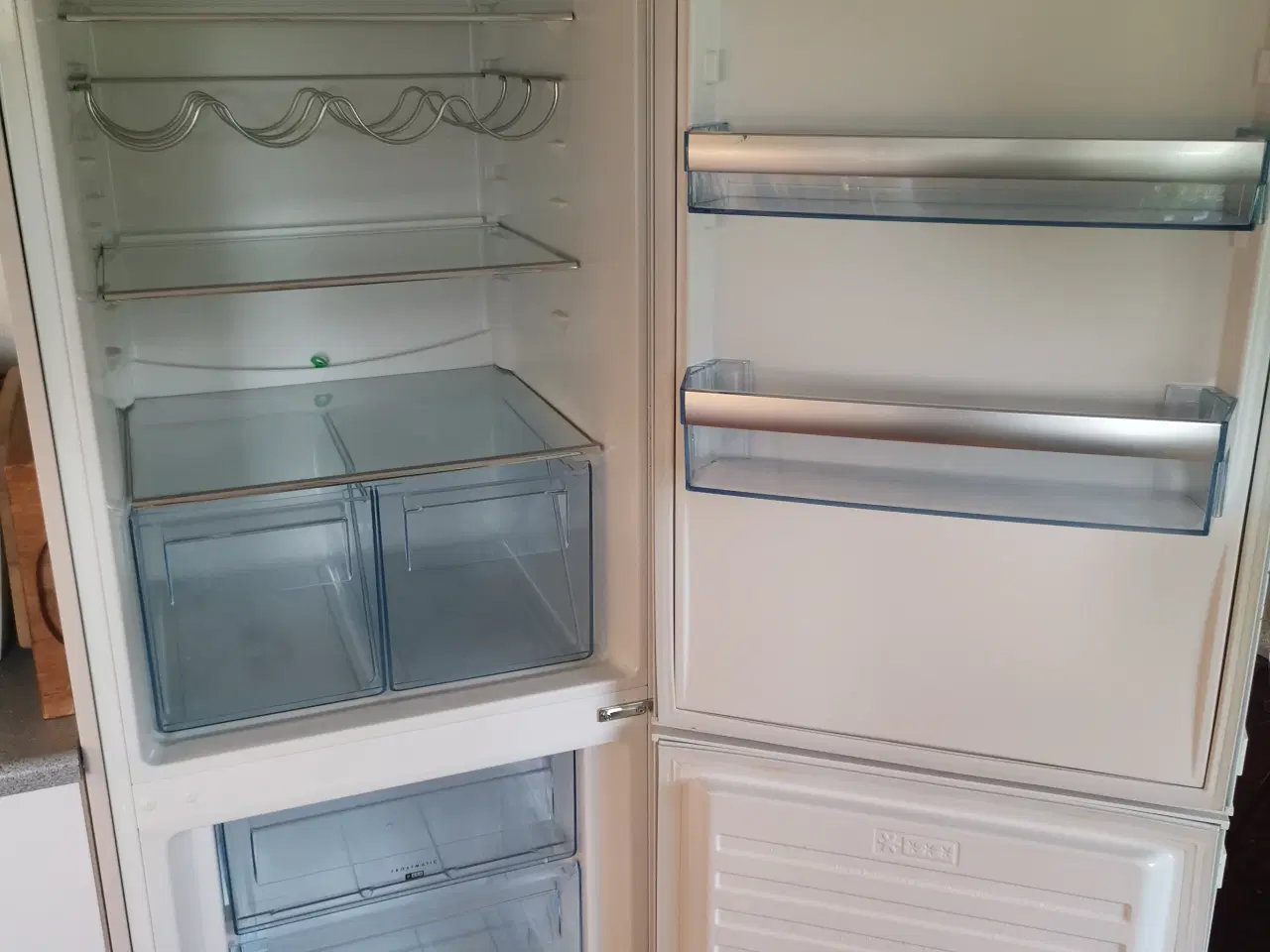 Billede 1 - Køle-fryseskab mrk. AEG