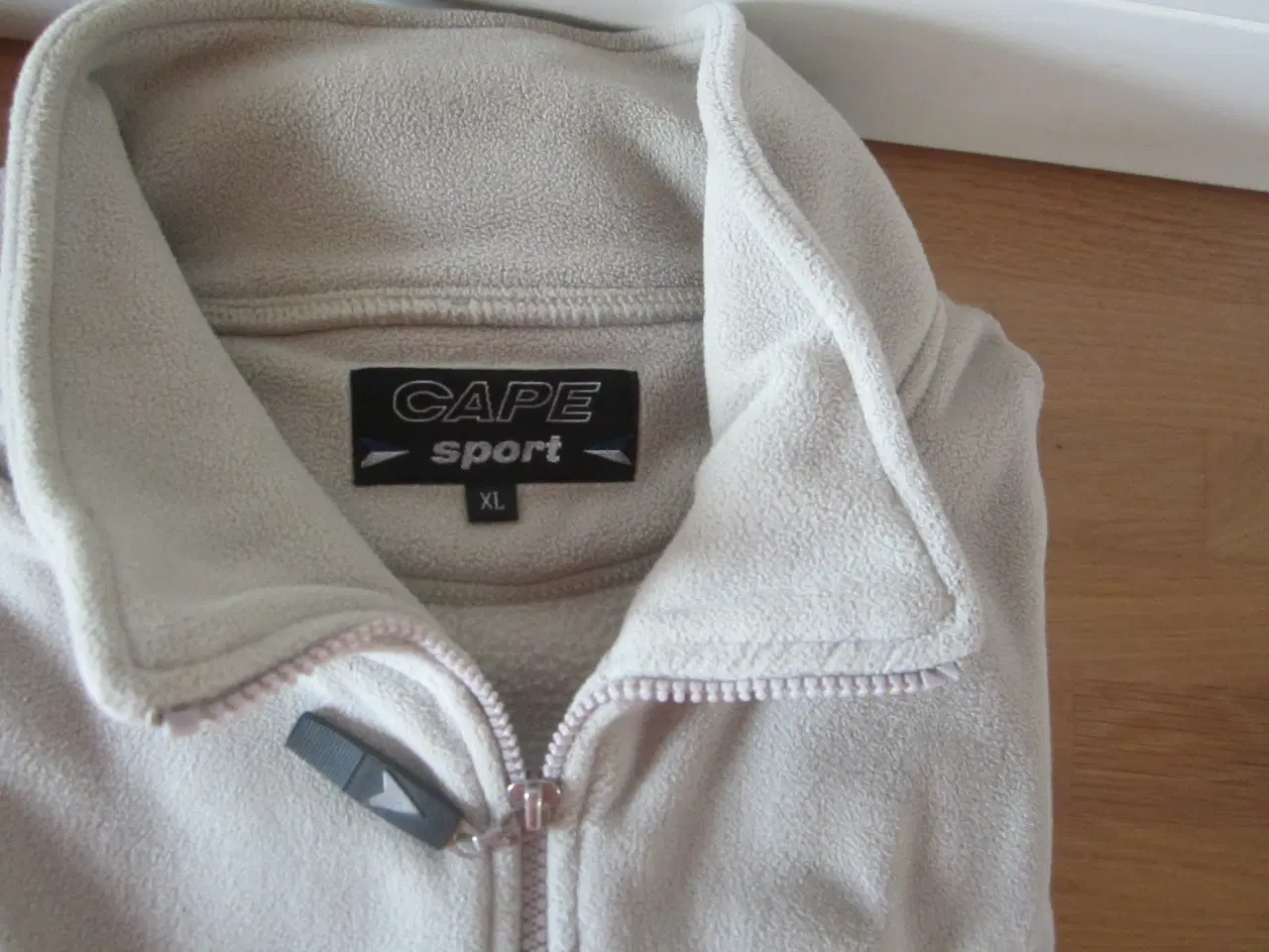 Billede 2 - 2 jakker og en fleece jakke samlet 100 kr