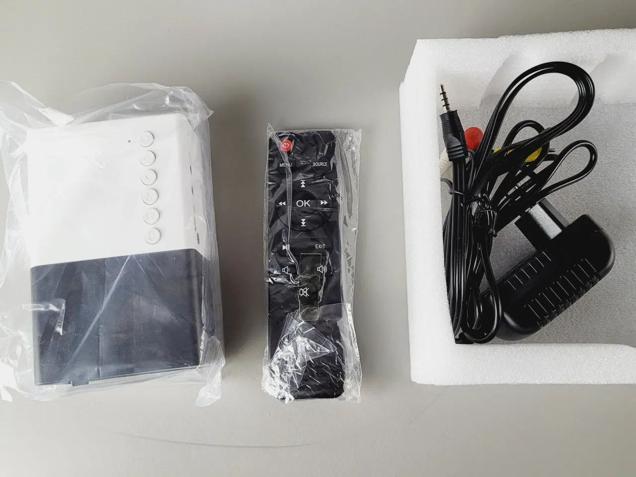 Billede 10 - ⭐️. 🎥 HD LED Mini Projektor – Kompakt og Effektiv